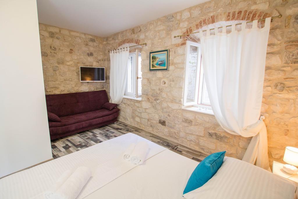 Apartment Toma Трогір Екстер'єр фото