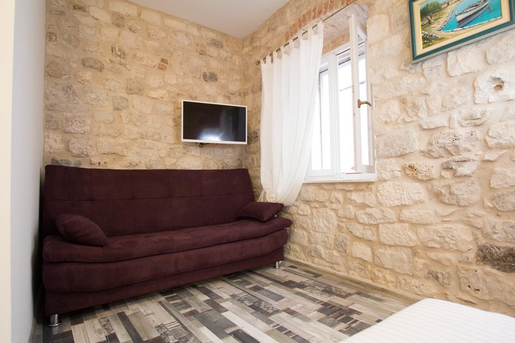 Apartment Toma Трогір Екстер'єр фото