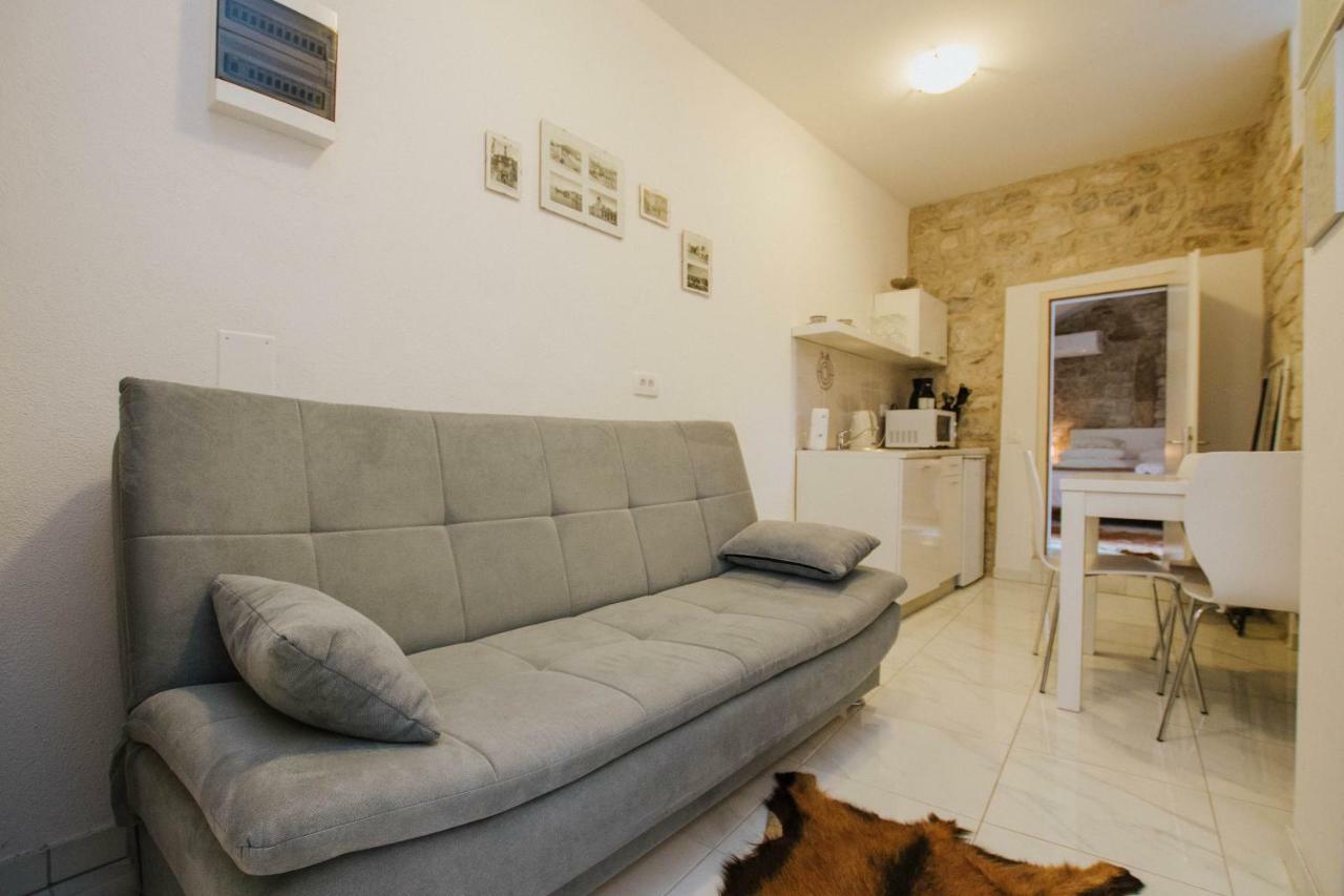 Apartment Toma Трогір Екстер'єр фото