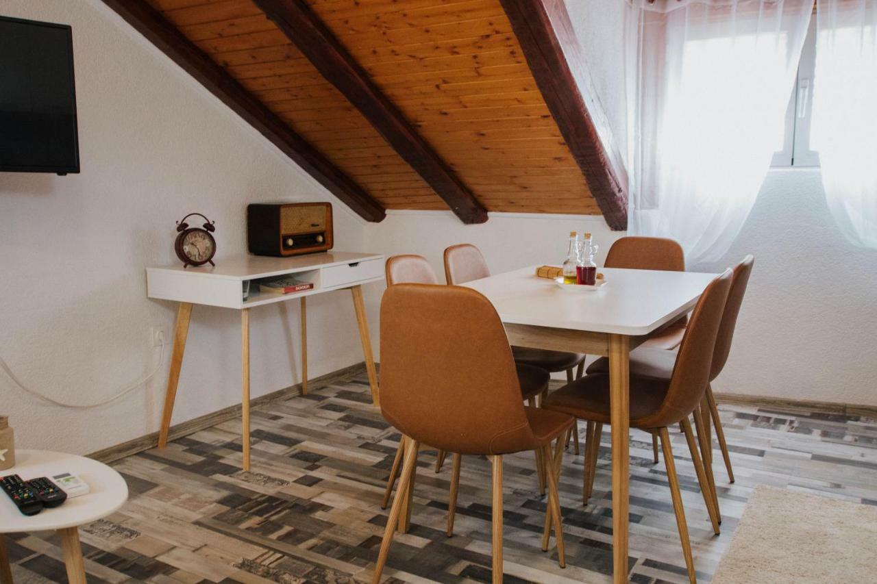Apartment Toma Трогір Екстер'єр фото