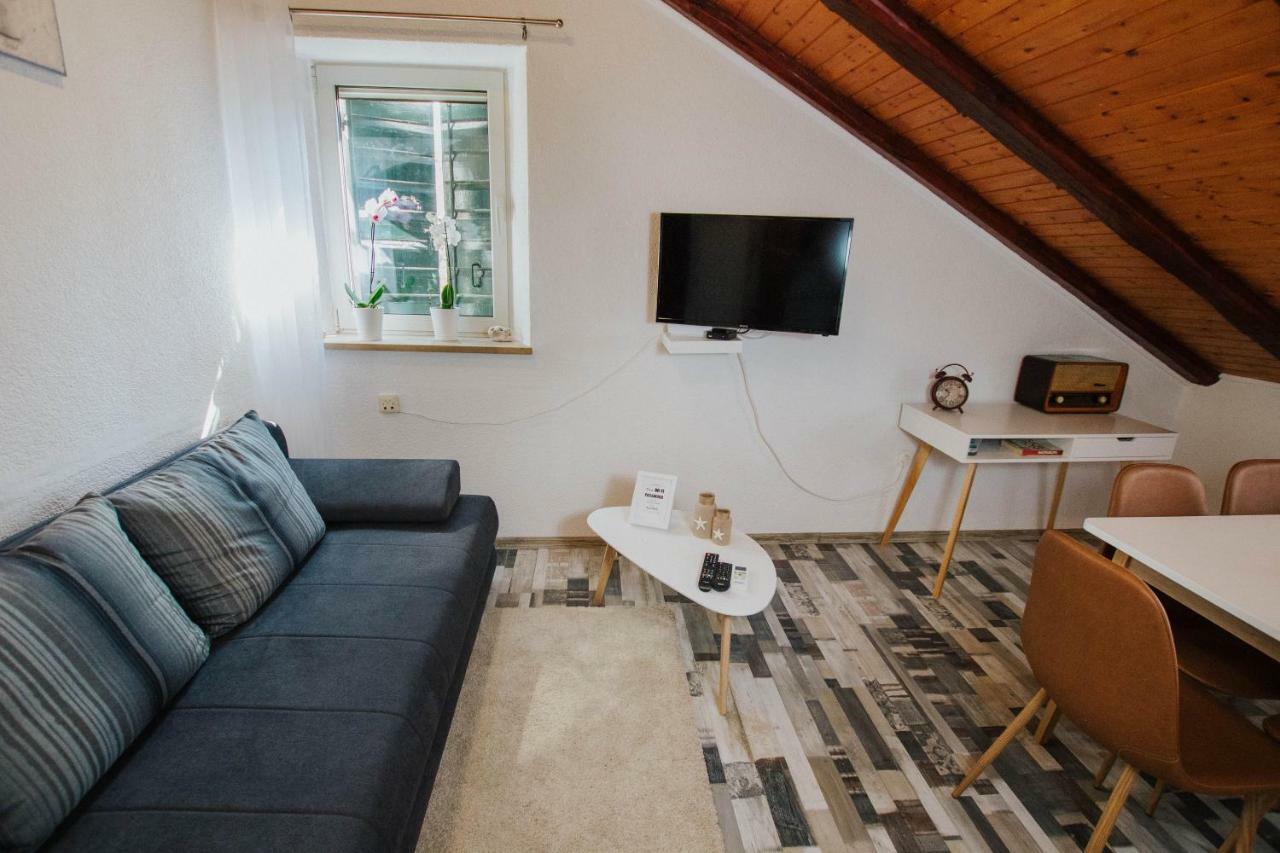 Apartment Toma Трогір Екстер'єр фото