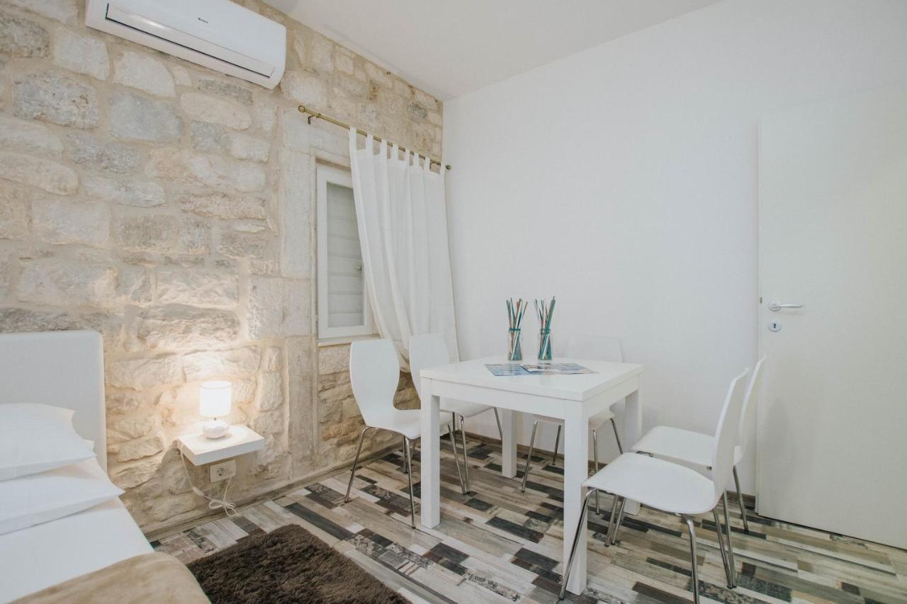 Apartment Toma Трогір Екстер'єр фото