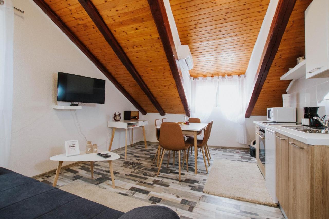 Apartment Toma Трогір Екстер'єр фото